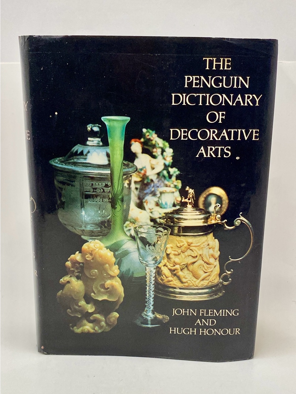 ✅ The Penguin Dictionary of Decorative Arts by John Fleming Hugh Honour HC 1977